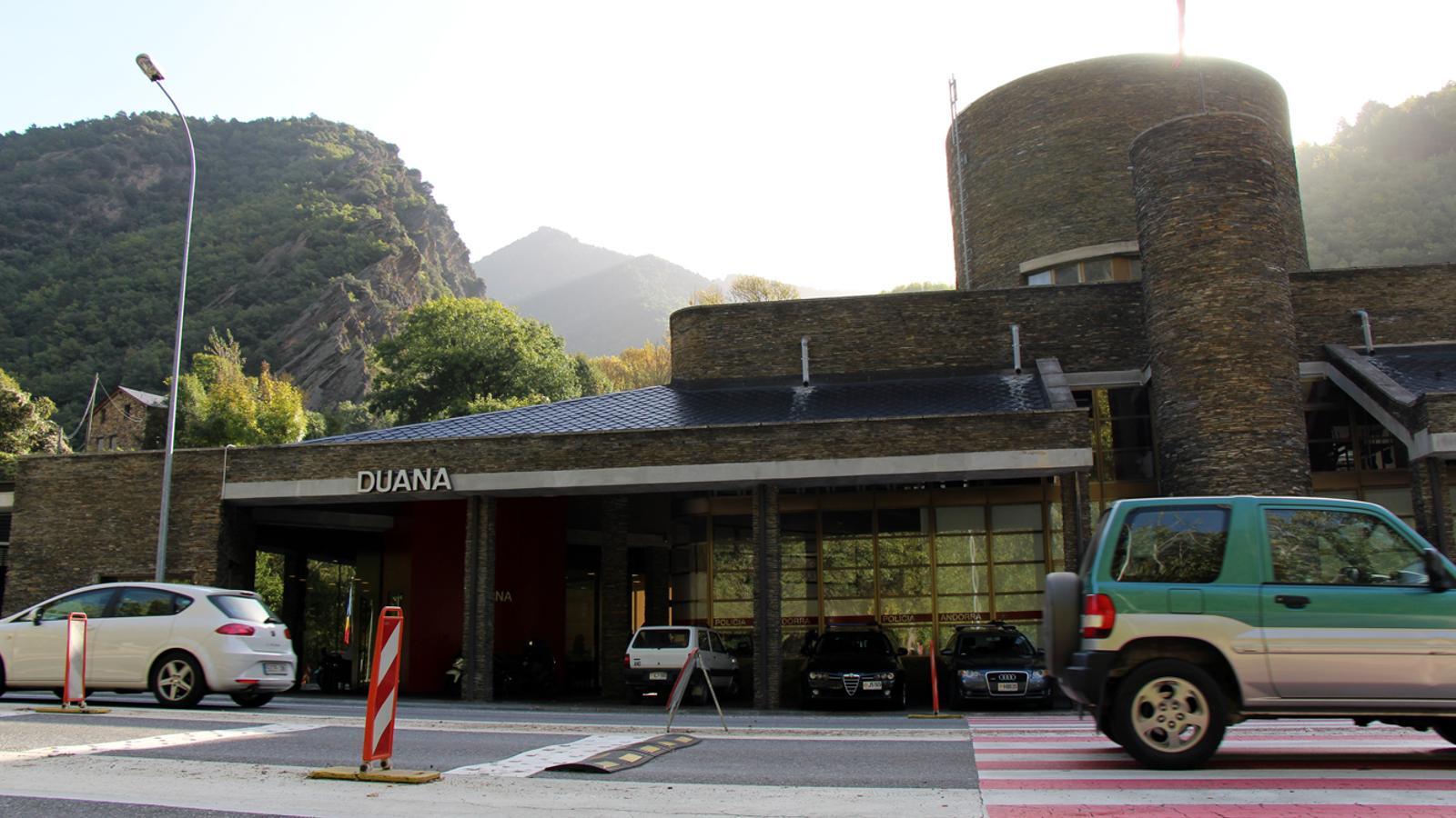 ARXIU | Detenen una dona amb 80.000 euros en roba