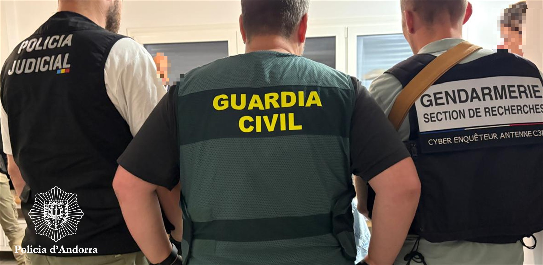 Policia 